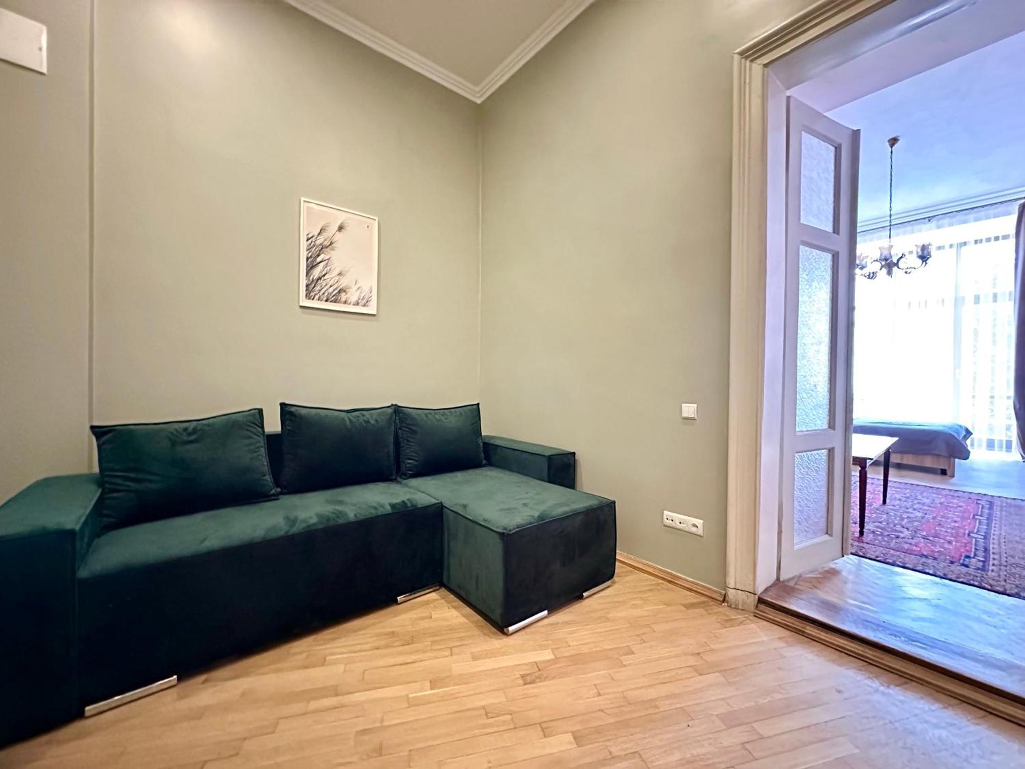 Romantic Apartments - Оn Valova Street Lviv Eksteriør billede